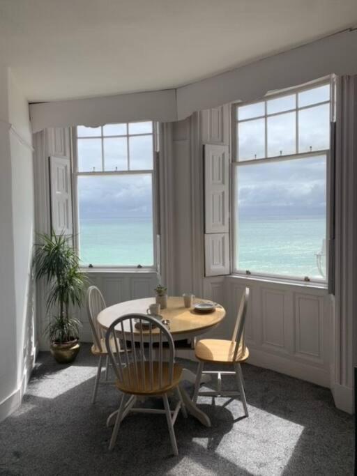 Stunning Seafront Apartment Brighton Bagian luar foto