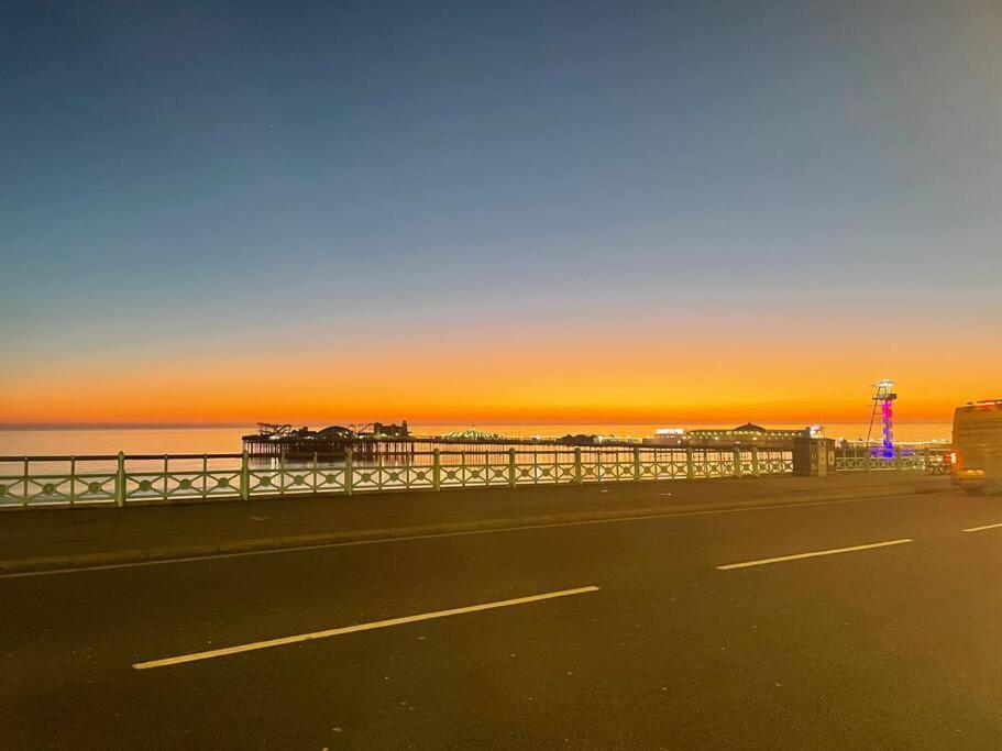 Stunning Seafront Apartment Brighton Bagian luar foto
